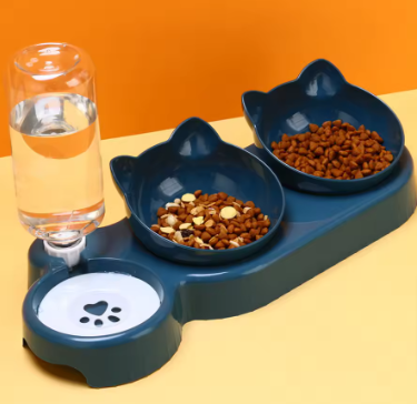 Double cat bowl with water bottle and cat-ear food bowls