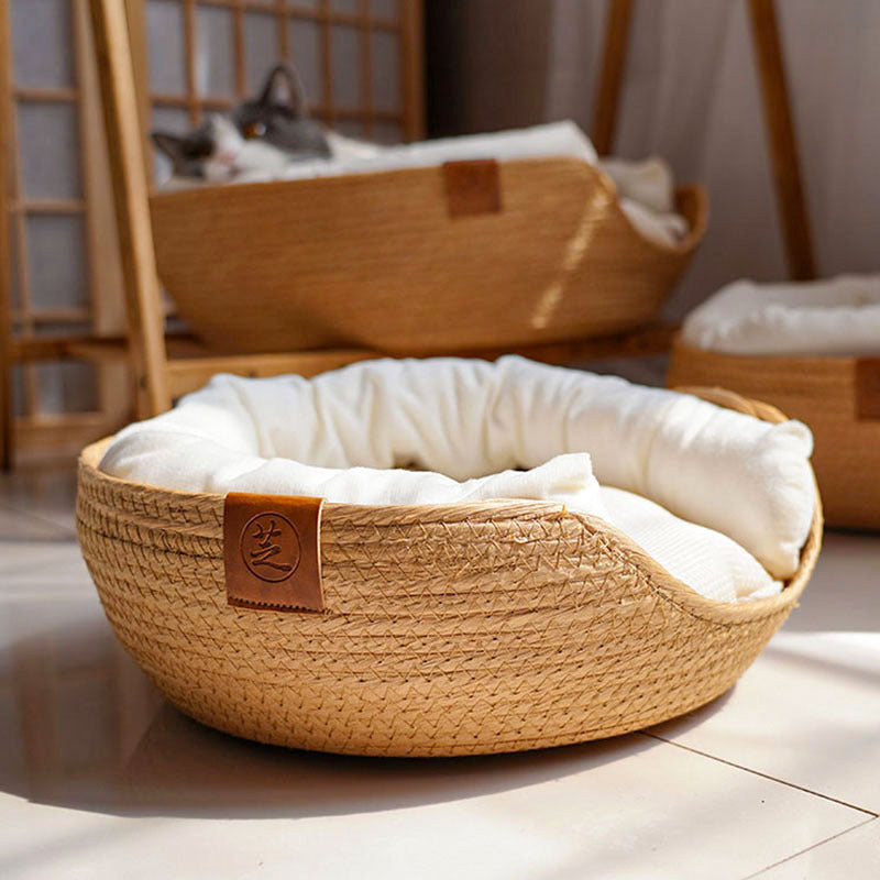 Handwoven cat bed Small size dimensions