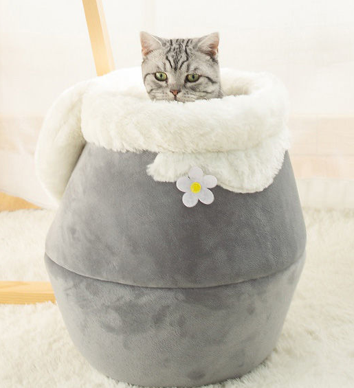 Honey Pot Winter Cat Bed
